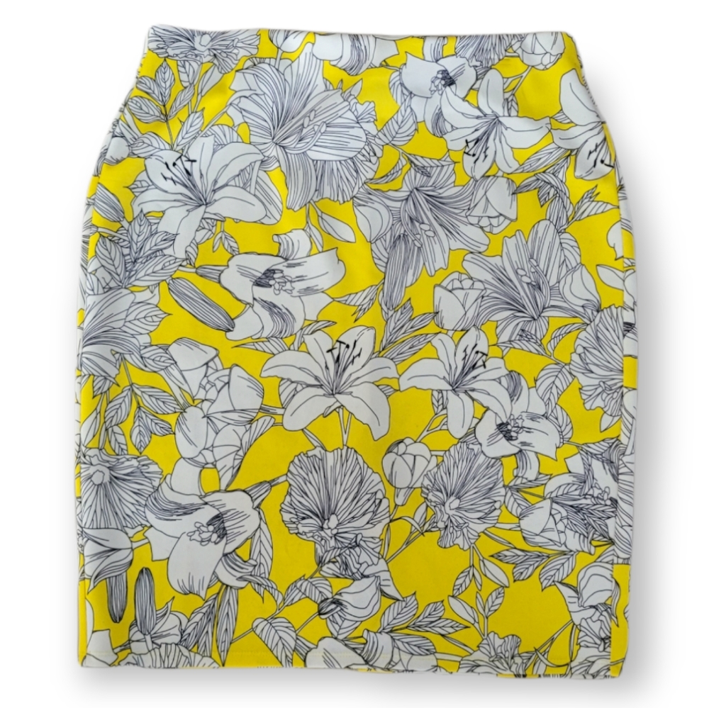 Pencil Skirt with Lillies print